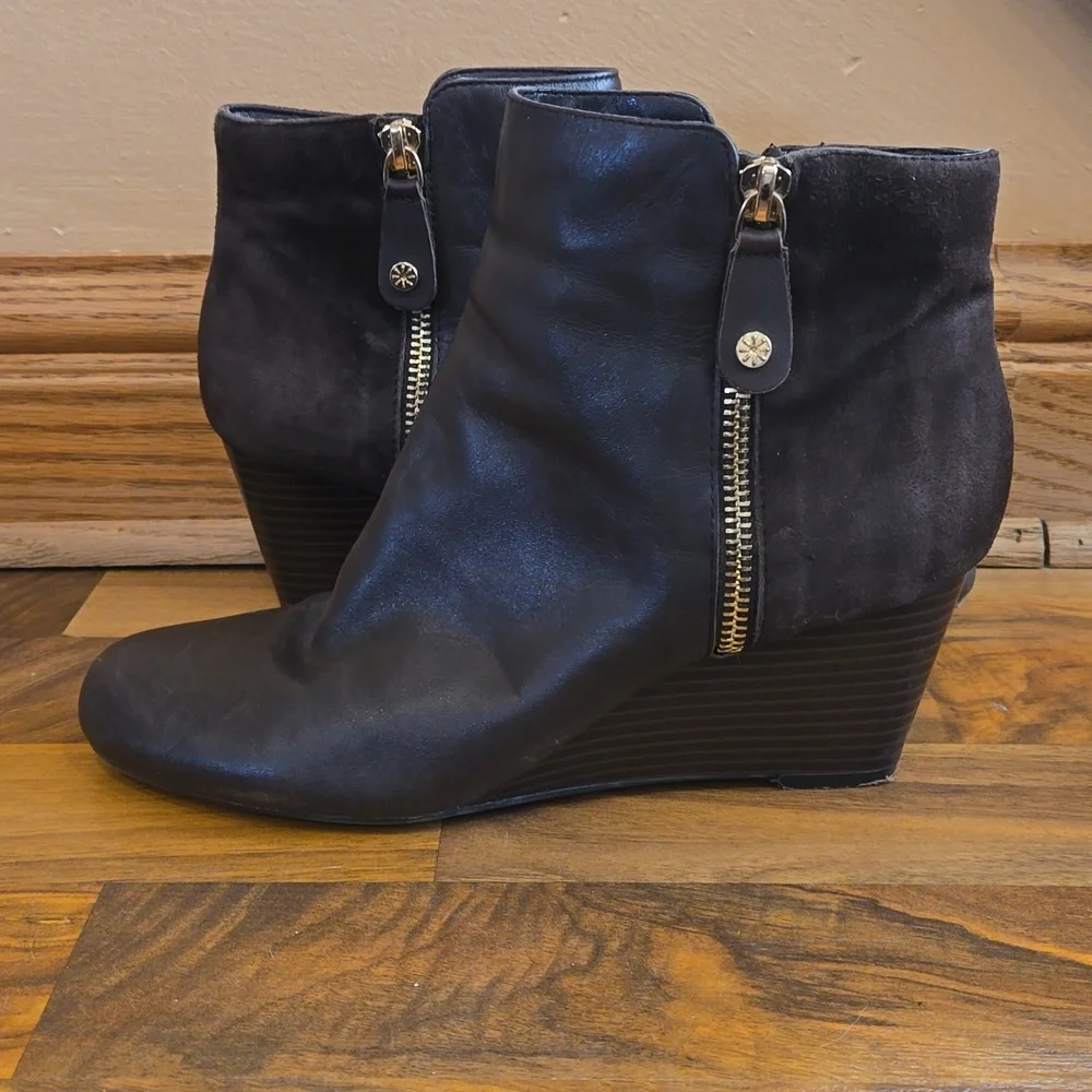 Issac Mizrahilive leather and suede ankle boots size 7 1/2